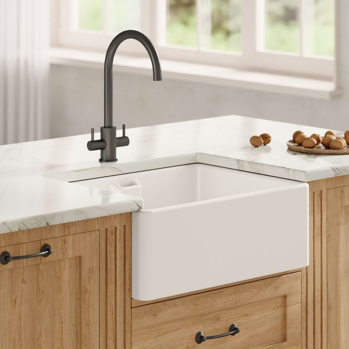 Modern Splash 595mm x 450mm x 220mm Fireclay White Single Bowl Belfast Sink With Central Waste And Weir Overflow