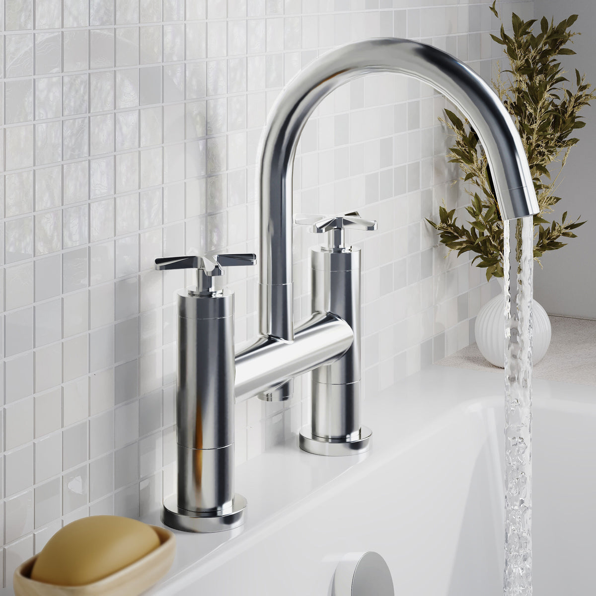 Modern Splash Chrome Deck Mounted Bath Filler