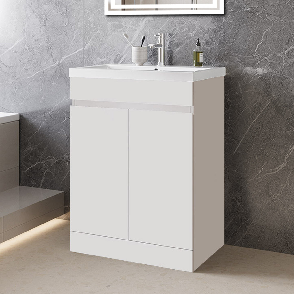 Modern Splash Mat White Free Standing Bathroom Vanity Unit With Thick Ceramic Basin And Double Door 600*390*800mm