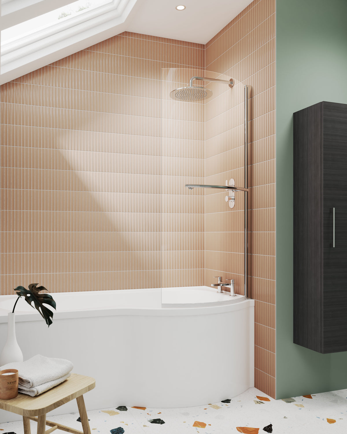Modern Splash 700mm Chrome Curved Bath Screen With Rail