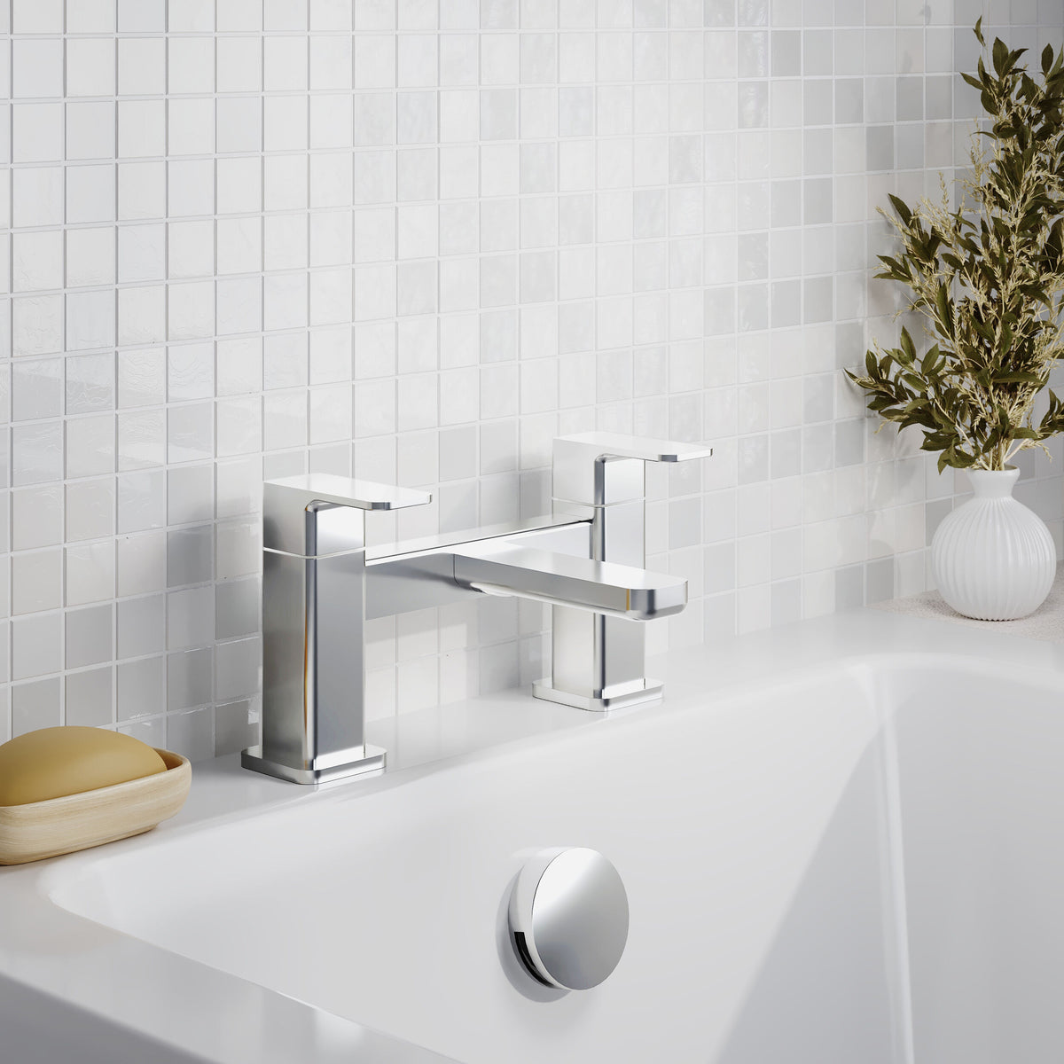 Modern Splash Chrome Deck Mounted Bath Filler Tap