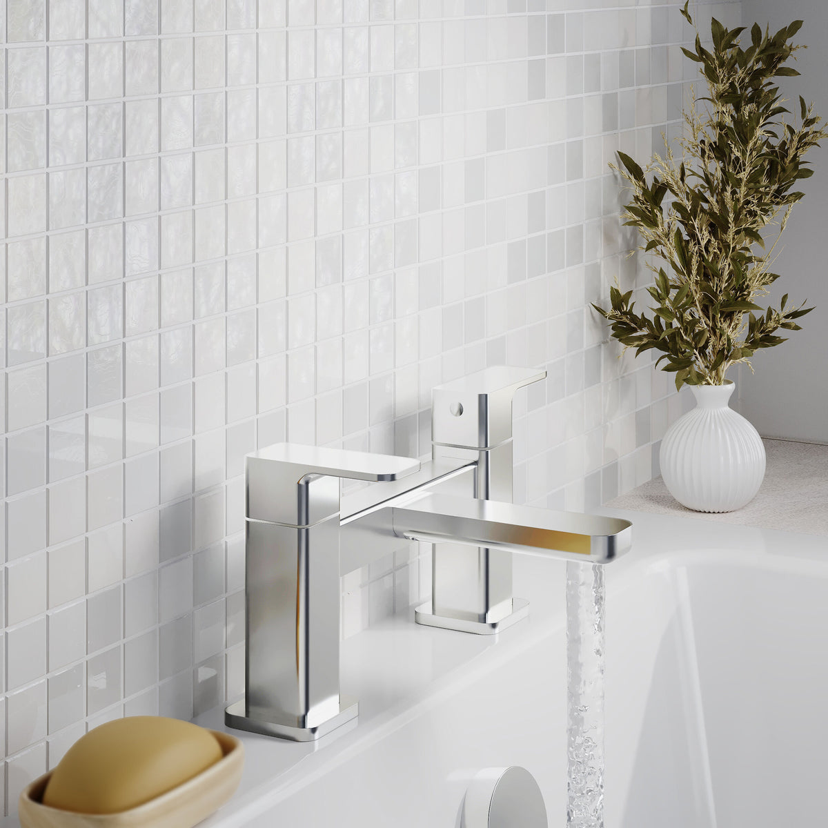 Modern Splash Chrome Deck Mounted Bath Filler Tap